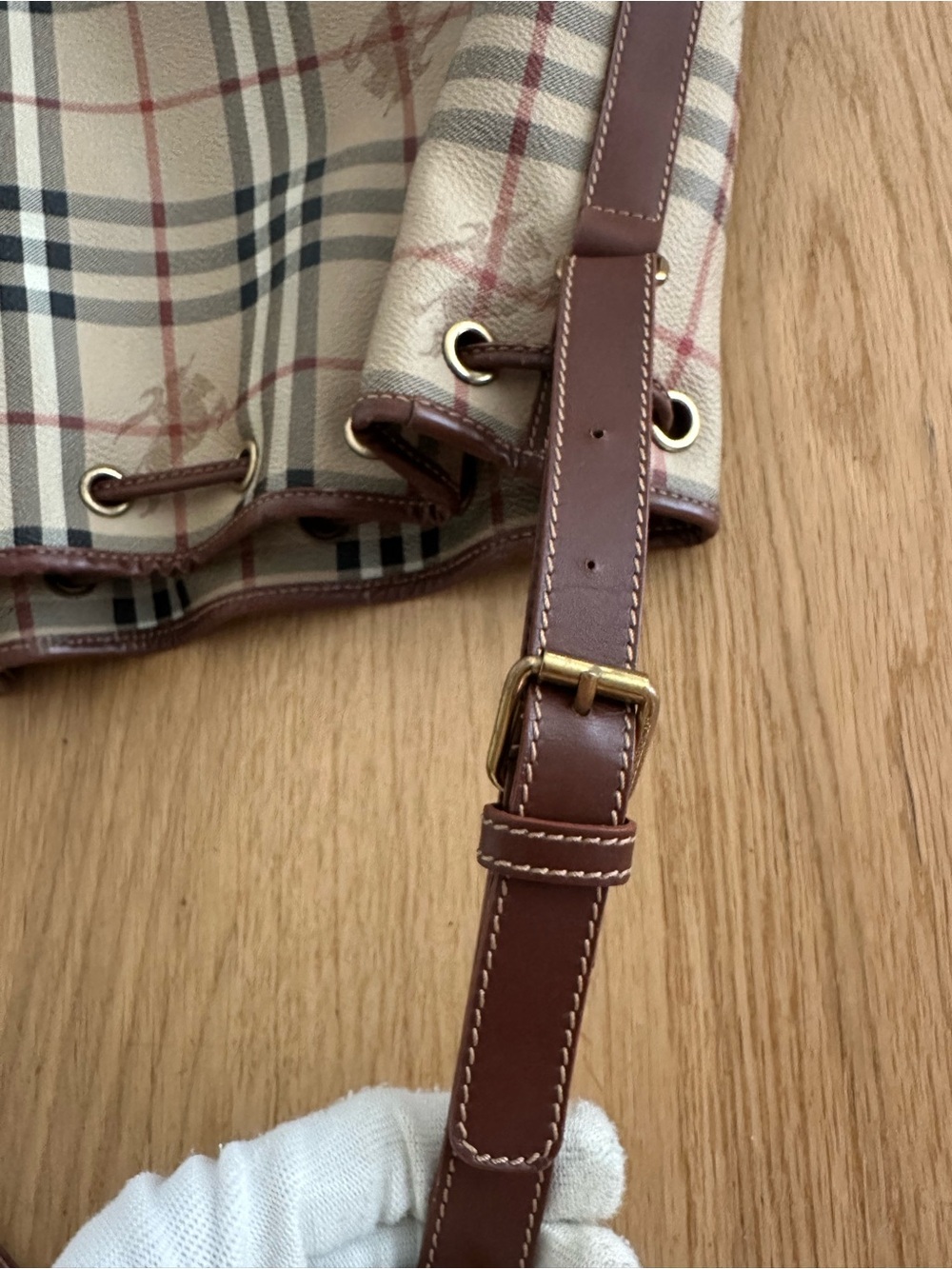 Burberry Nova Check Bucket Bag - Picture 7 of 14